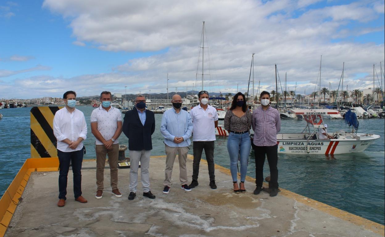 Presentación del servicio de embarcaciones limpia natas y de retirada de residuos sólidos flotantes para las playas. 