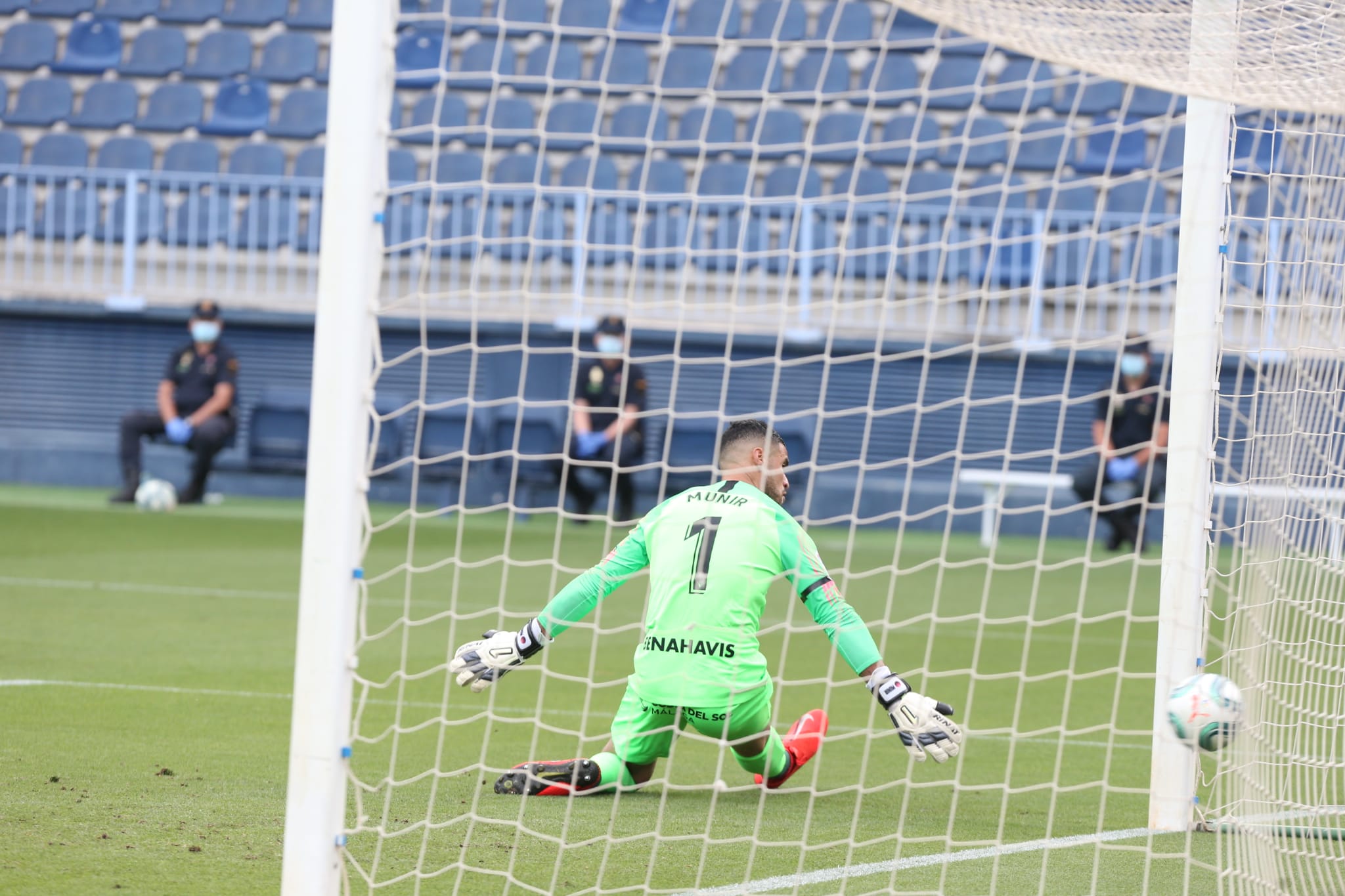 La vuelta del fútbol a La Rosaleda tras el parón de LaLiga por la pandemia