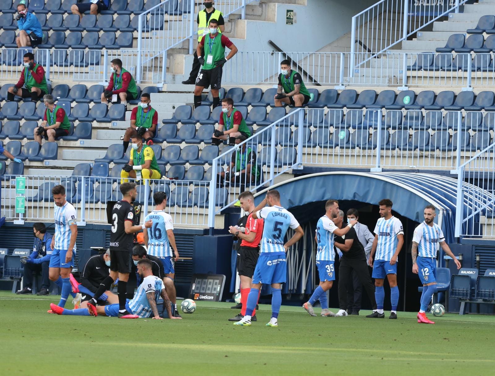 La vuelta del fútbol a La Rosaleda tras el parón de LaLiga por la pandemia