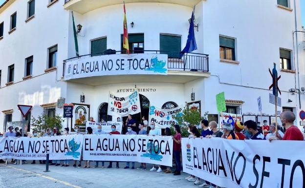 Imagen de la manifestación de este miércoles en Villanueva del Trabuco. 