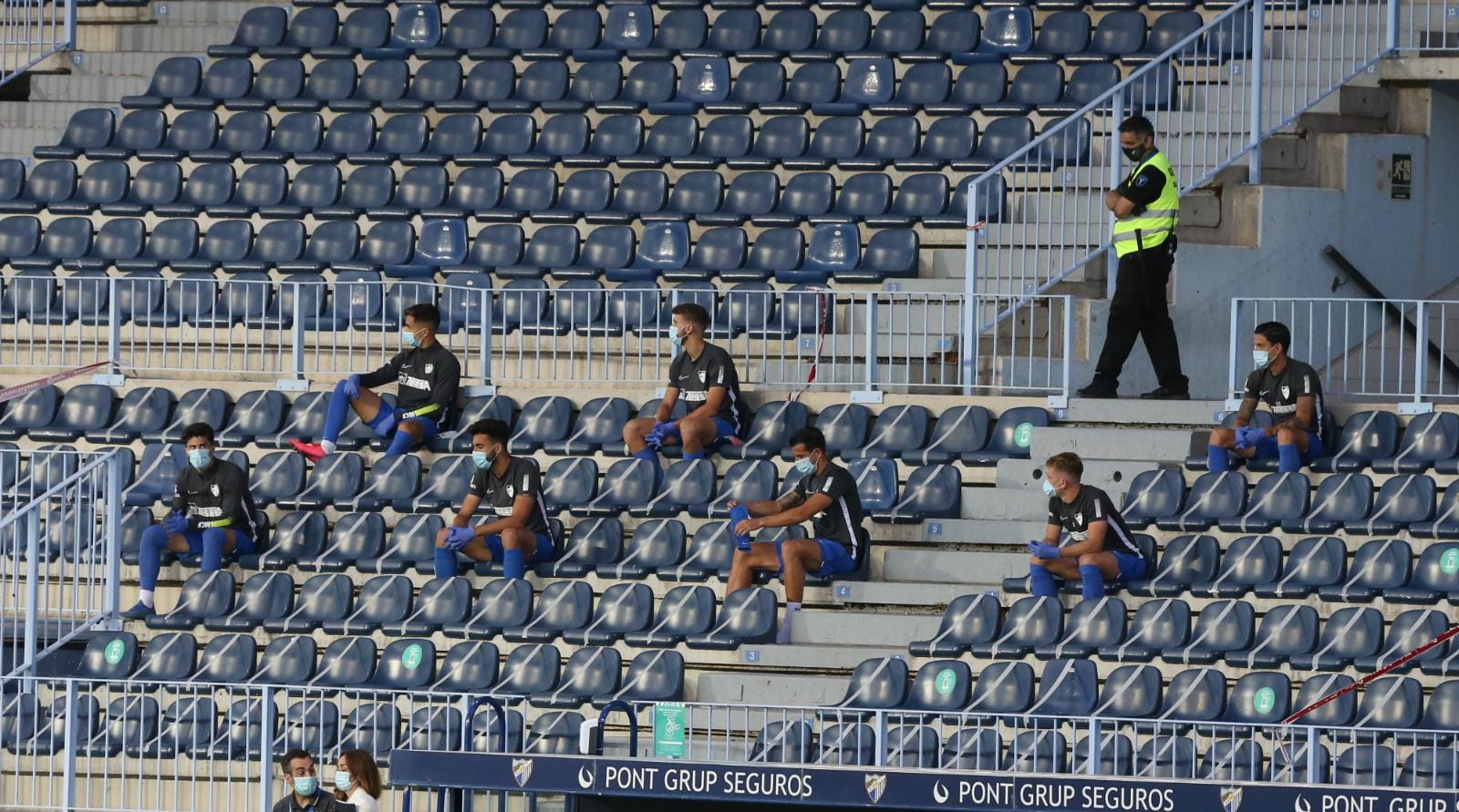 Todos los momentos del partido en imágenes desde La Rosaleda, que por segunda vez abre sus puertas para el fútbol pero sin aficionados en las gradas. 