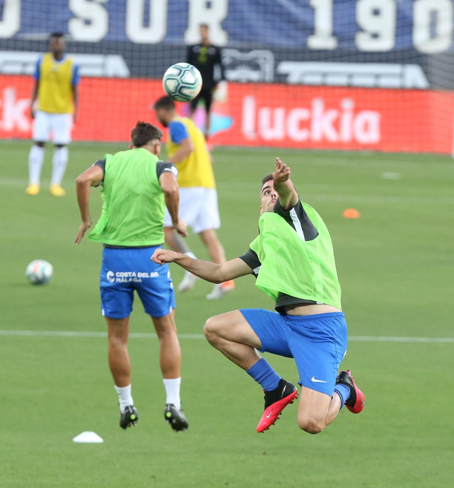 Todos los momentos del partido en imágenes desde La Rosaleda, que por segunda vez abre sus puertas para el fútbol pero sin aficionados en las gradas. 