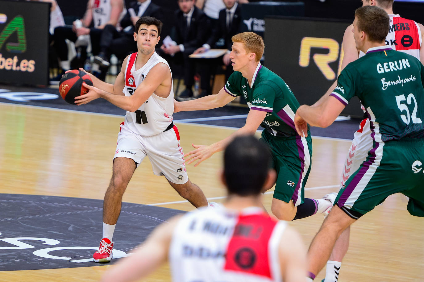 El Unicaja cierra la temporada con un cómodo triunfo ante el Bilbao.