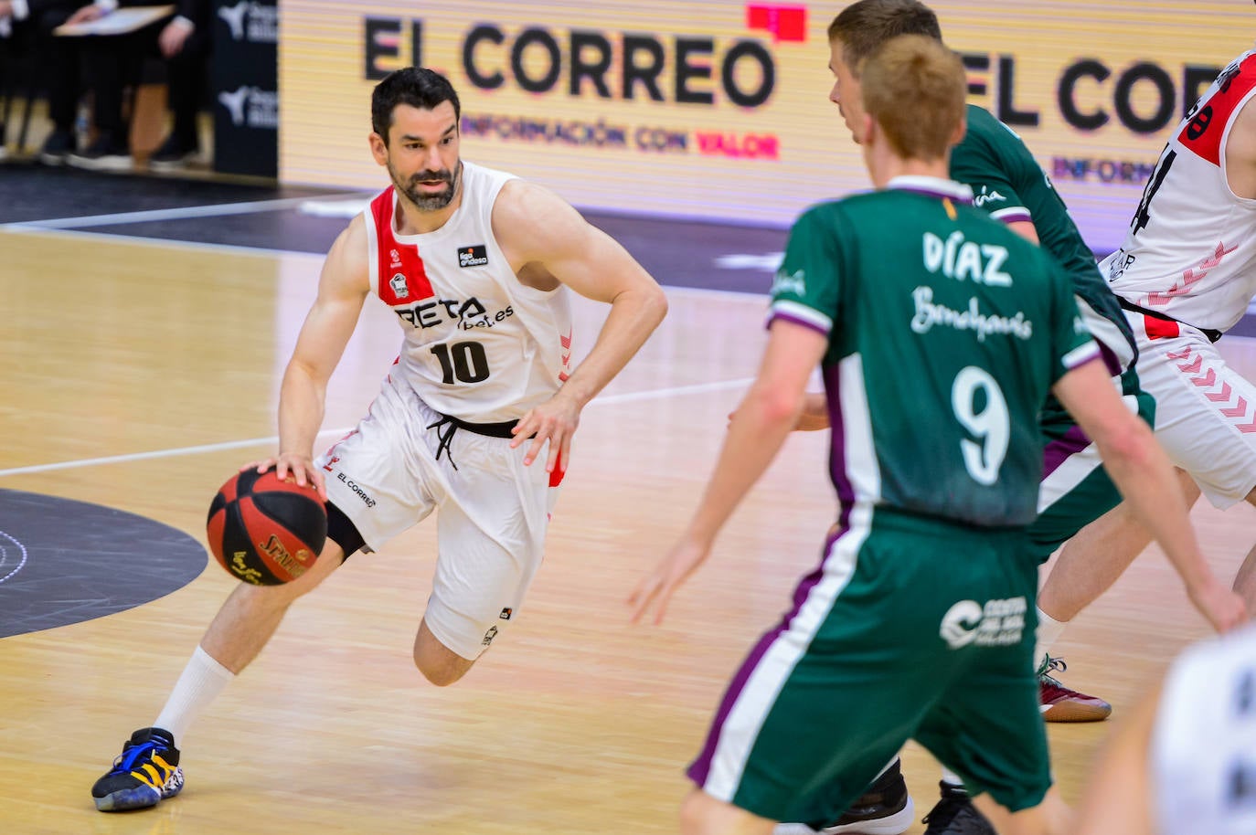 El Unicaja cierra la temporada con un cómodo triunfo ante el Bilbao.
