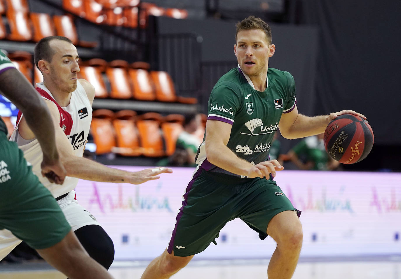 El Unicaja cierra la temporada con un cómodo triunfo ante el Bilbao.