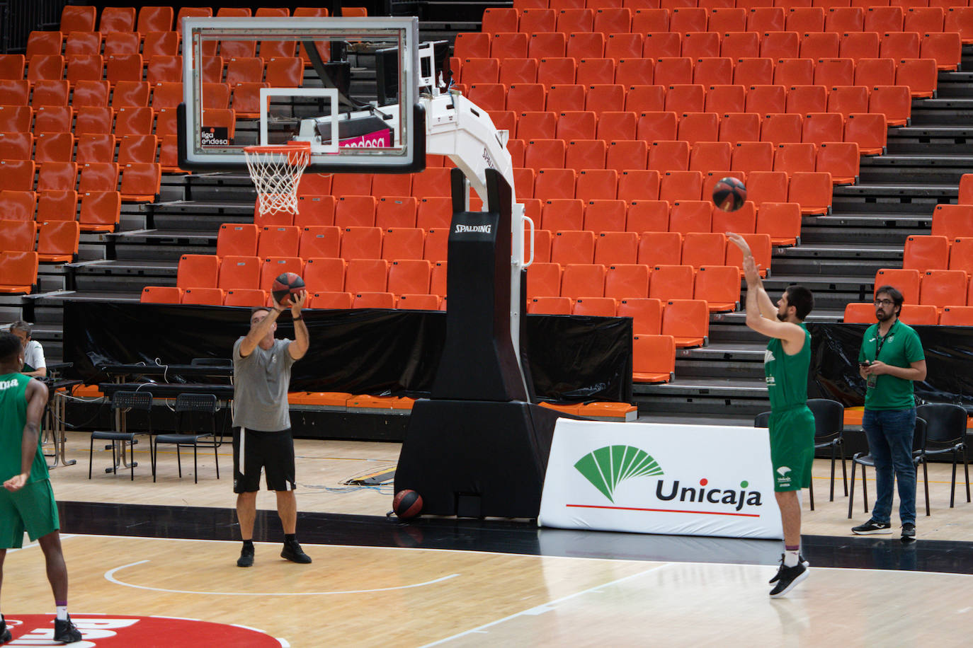 El Unicaja cierra la temporada con un cómodo triunfo ante el Bilbao.