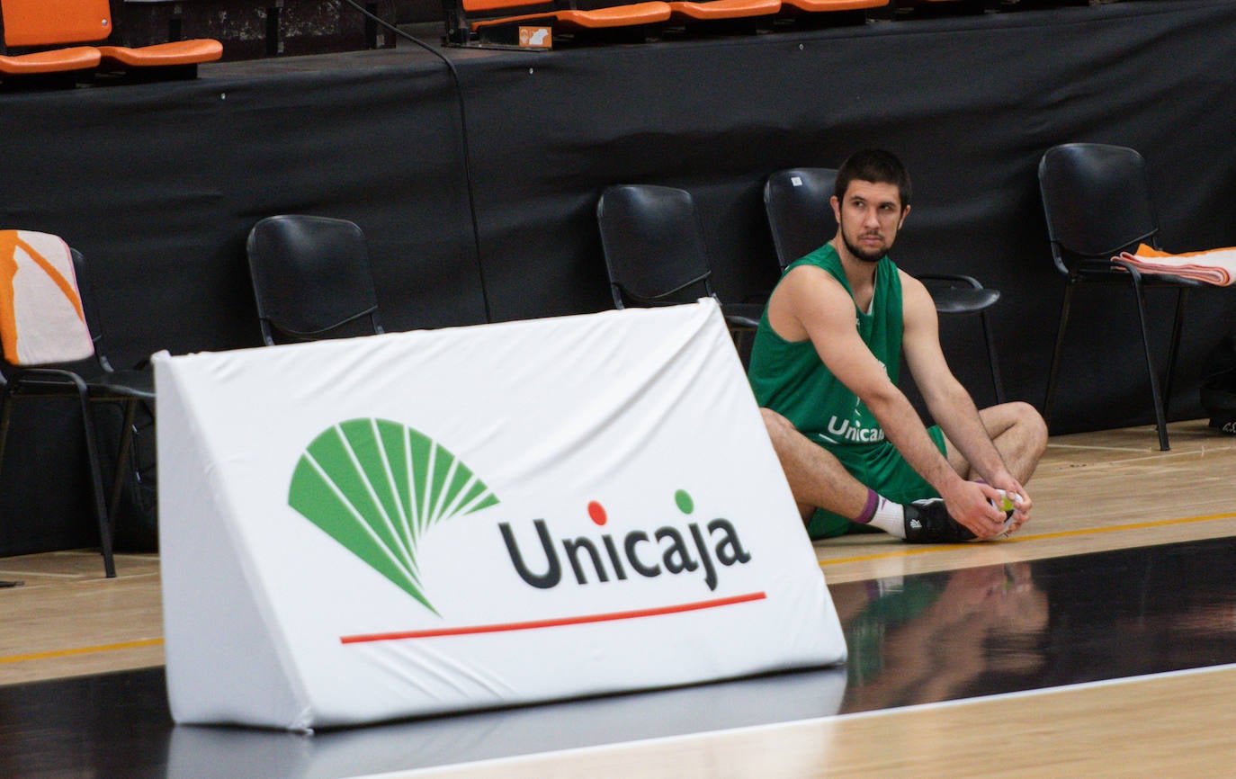 El Unicaja cierra la temporada con un cómodo triunfo ante el Bilbao.