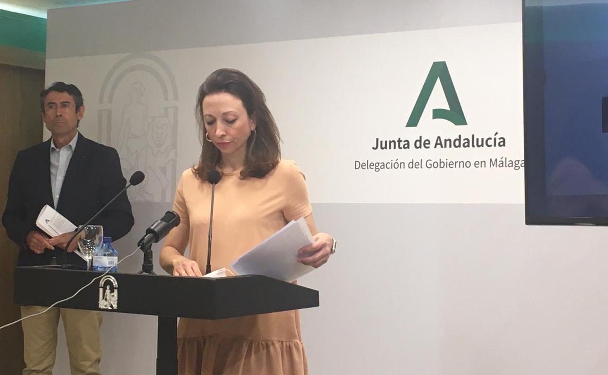 Patricia Navarro y Fernando Fernández-Tapia, esta mañana en la Delegación del Gobierno. 