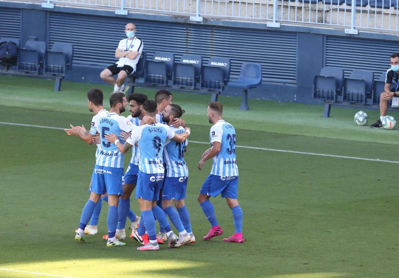 El Málaga gana al Girona (2-0).