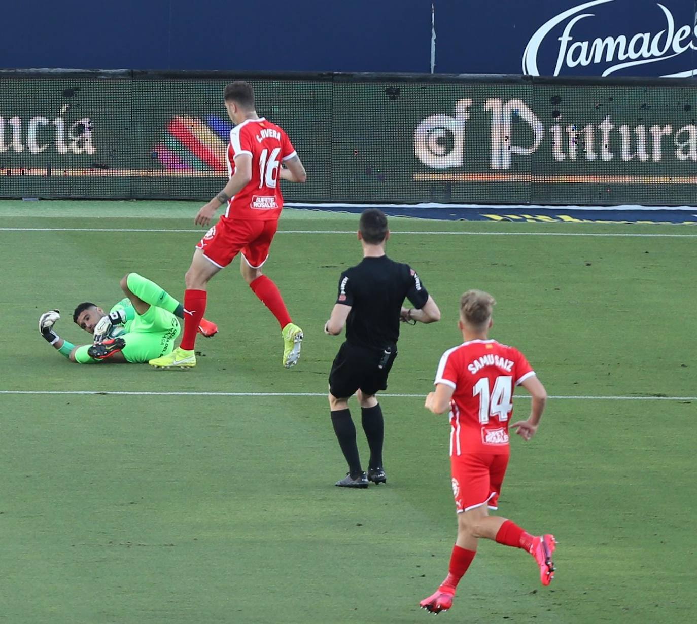 El Málaga gana al Girona (2-0).