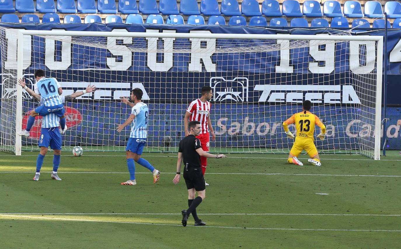 El Málaga gana al Girona (2-0).