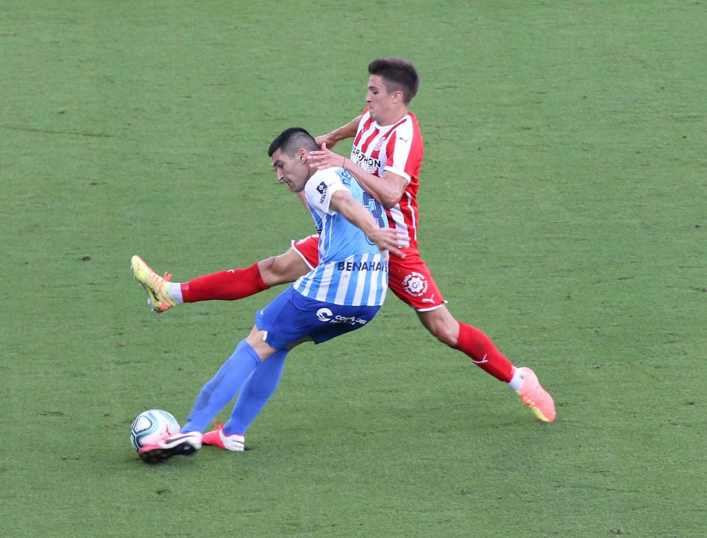 El Málaga gana al Girona (2-0).