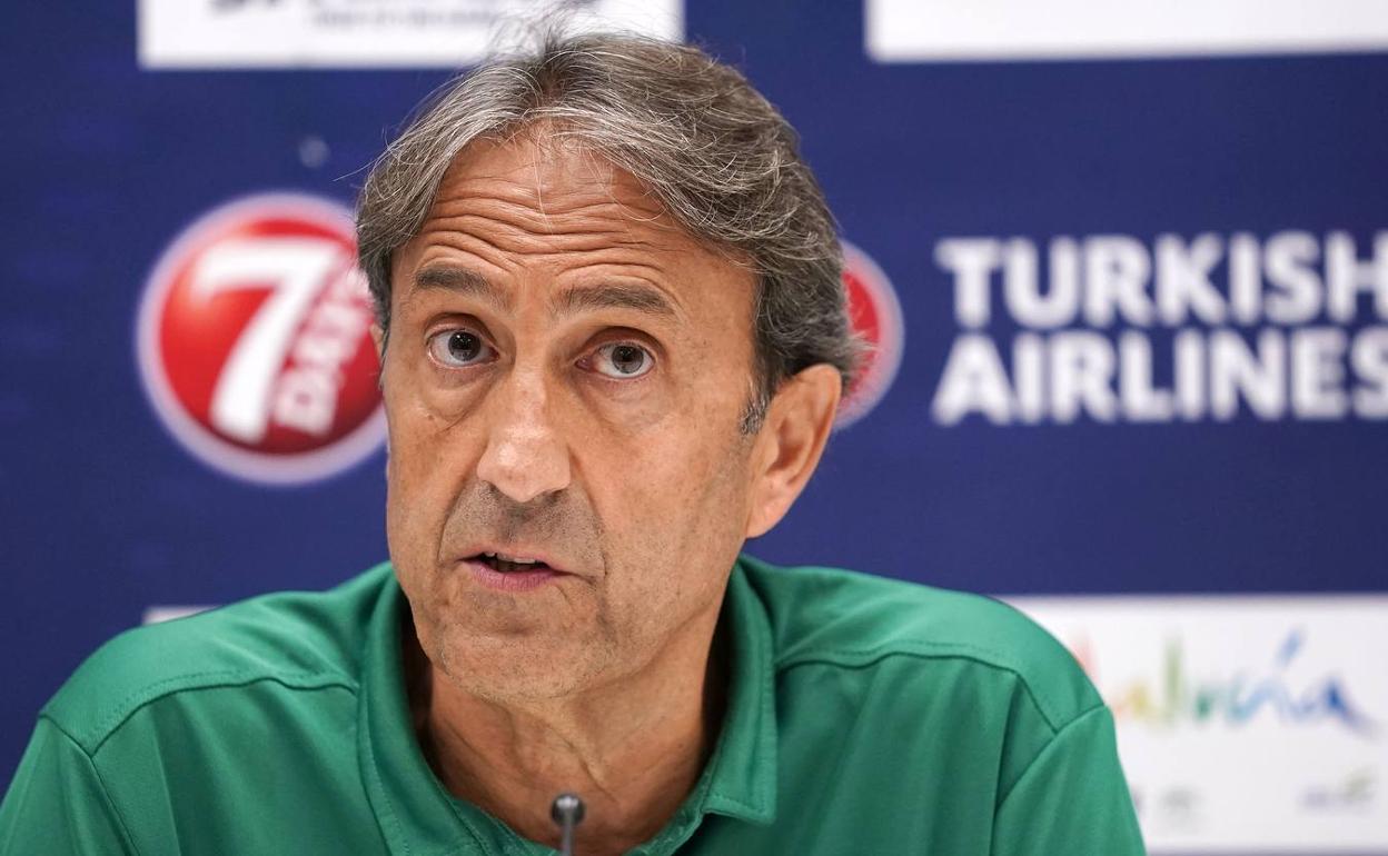 Luis Casimiro, durante una rueda de prensa en el Palacio de los Deportes. 