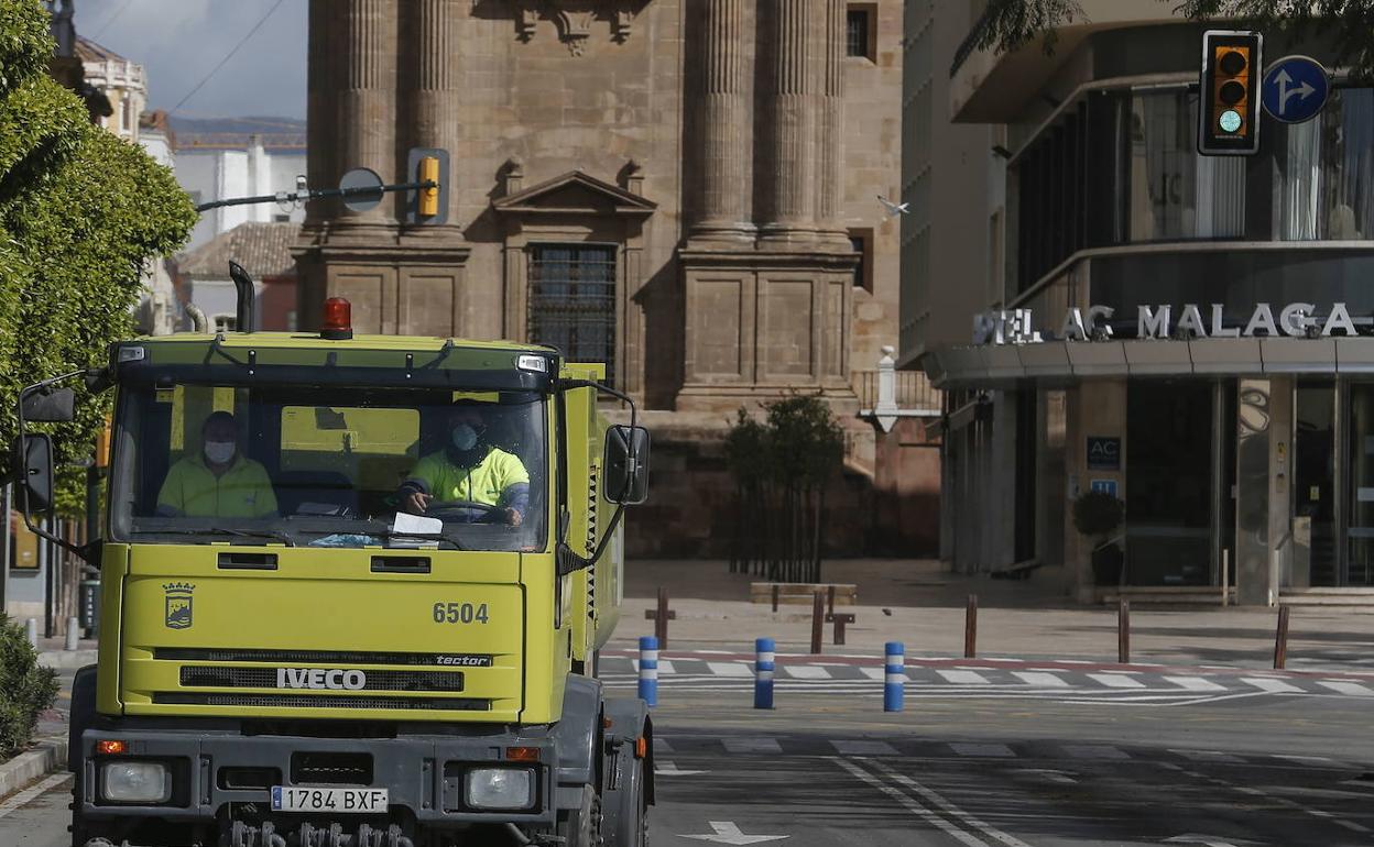 La flota de Limasa deberá pasar a disposición del Ayuntamiento. 