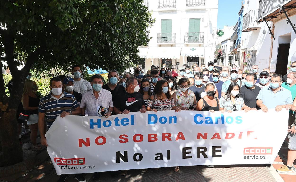Los trabajadores del Hotel Don Carlos confían en que el lunes la empresa retire el ERE