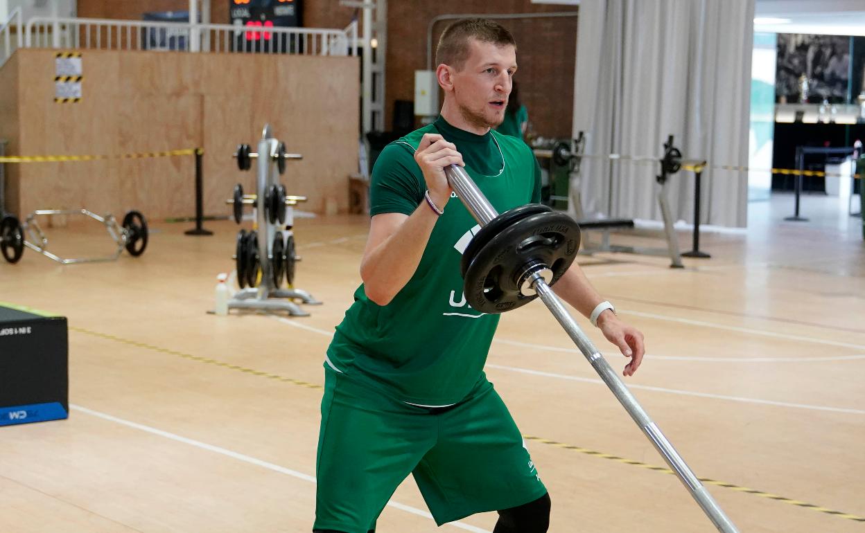 Adam Waczynski, durante un entrenamiento en Los Guindos. 