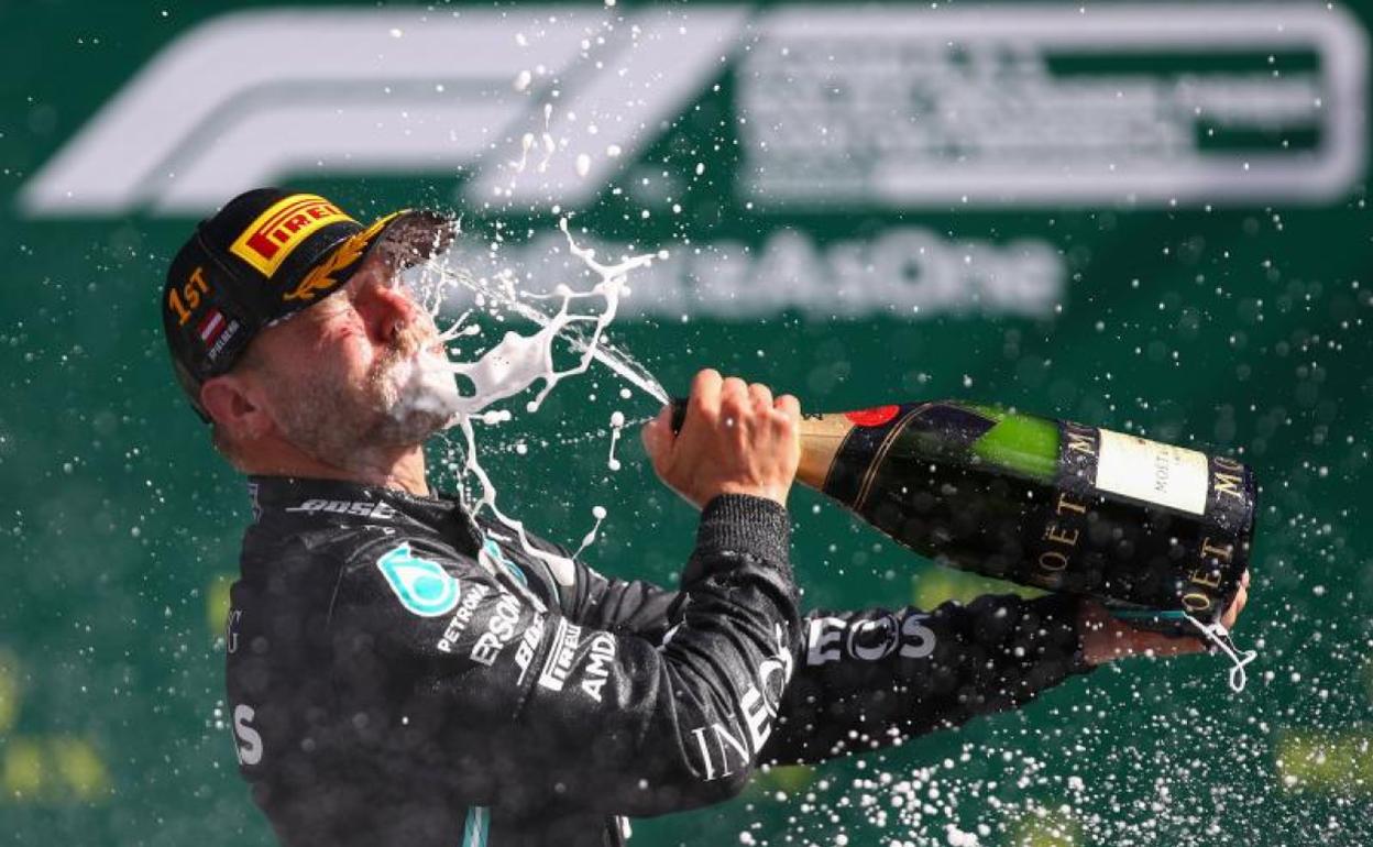 Bottas celebra su victoria en el Gran Premio de Austria. 