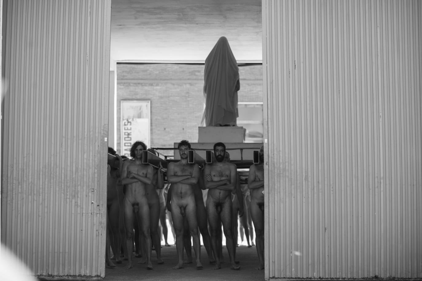 Fotos: Imágenes de la performance &#039;Ensayo de fe&#039;, de Ernesto Artillo