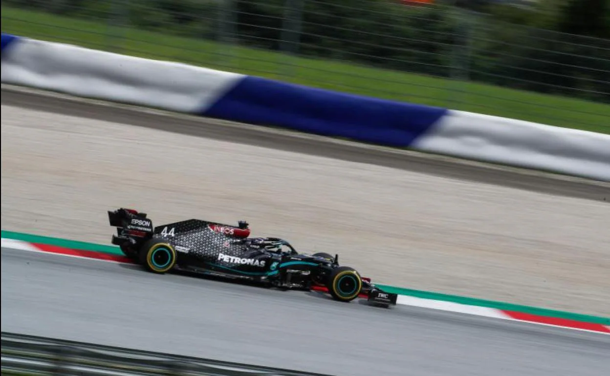 El Mercedes de Lewis Hamilton, durante el GP de Estiria.