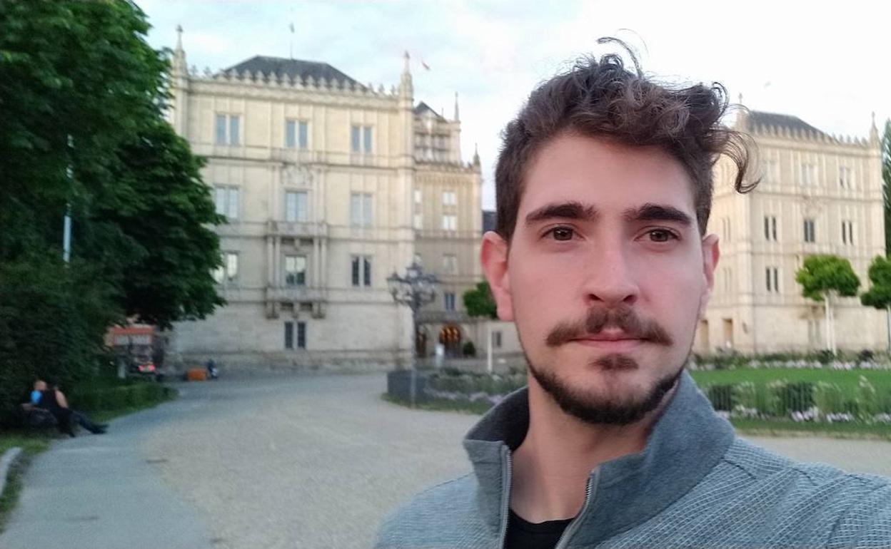 Carlos Navarro se hace un selfie en Coburgo. 