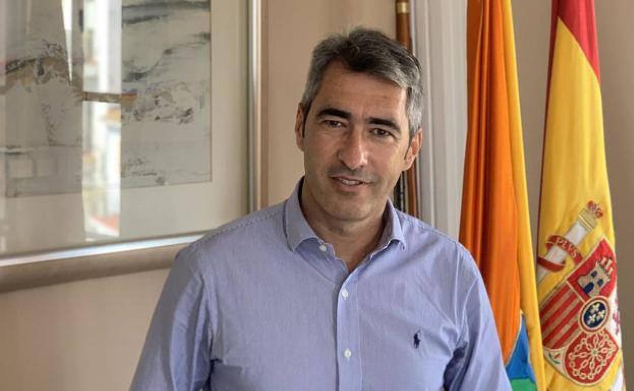 Víctor Navas, alcalde de Benalmádena