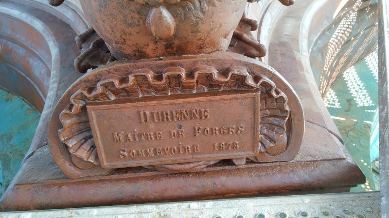 El Ayuntamiento saca lustre a una de las fuentes más emblemáticas de Málaga, fundida en el siglo XIX en Francia y que antes estuvo en las hoy plazas de la Constitución y de la Marina