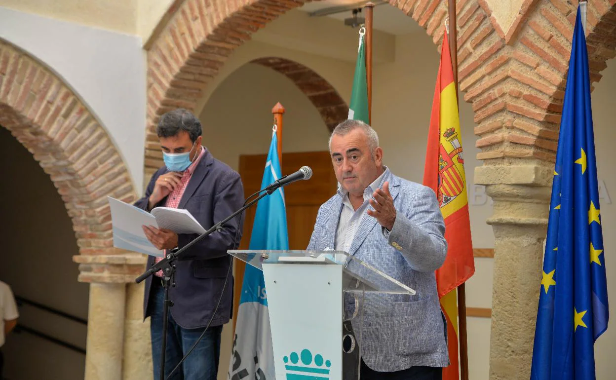 Fernando Fraile y Félix Romero, durante el acto de entrega. 