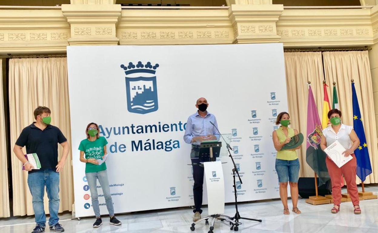 Sguiglia, Trigueros, Zorrilla, Amado y Macías, esta mañana en la rueda de prensa en el patio de Banderas.