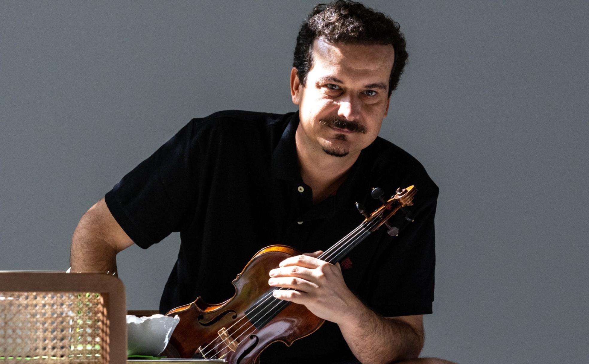 Gil de Gálvez posa para SUR en la cafetería del Hotel Vinci Posada del Patio. 