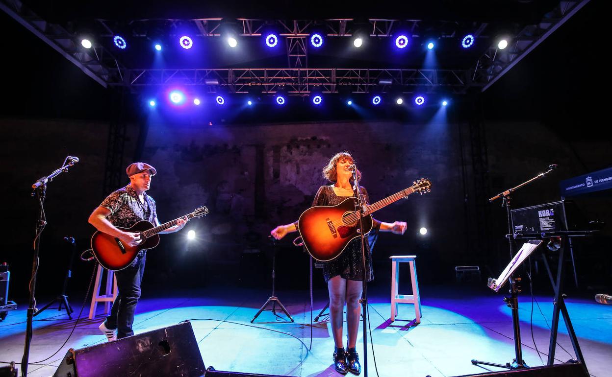 va Amaral y Juan Aguirre se suben a las tablas de Marenostrum. 