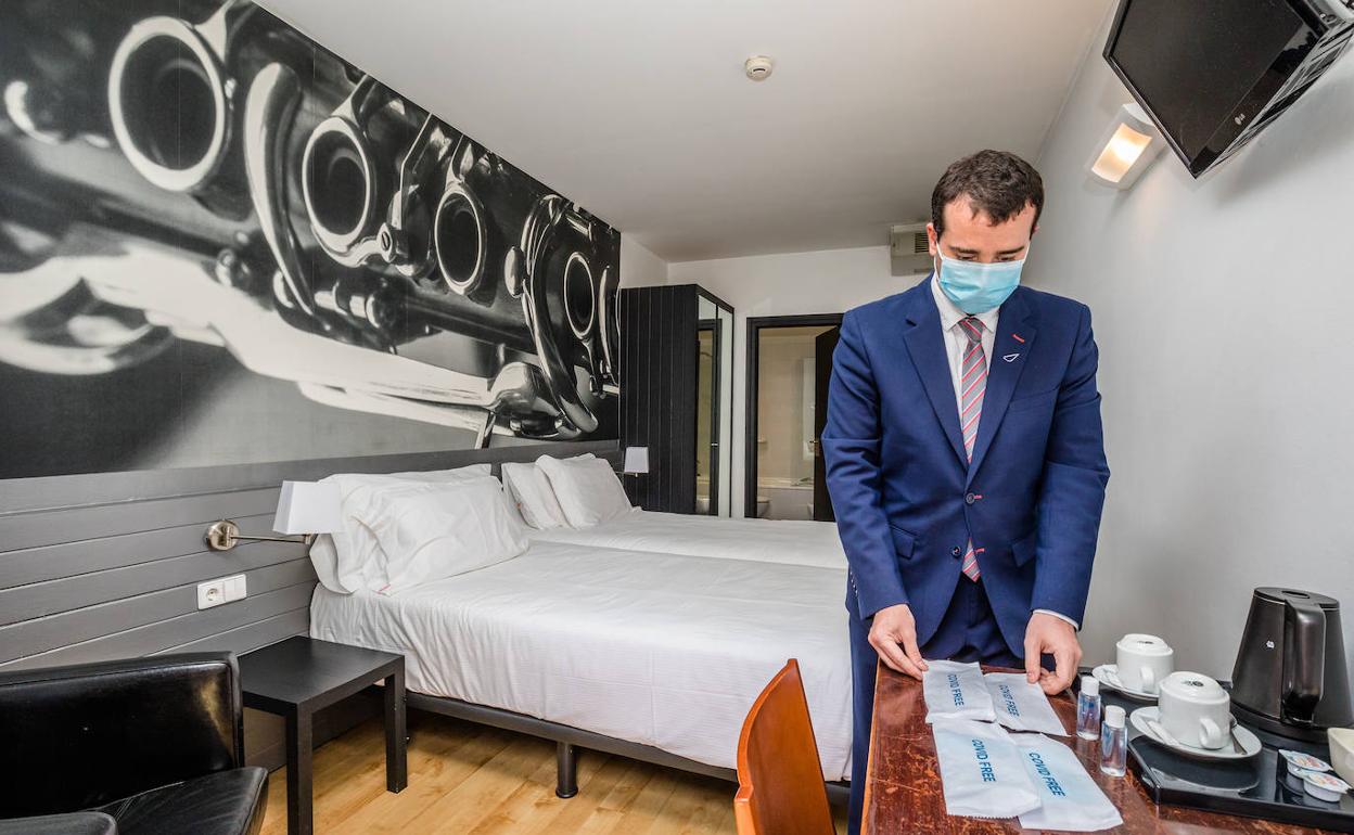 La mayor parte de trabajadores que siguen en ERTE pertenecen al sector turístico. 