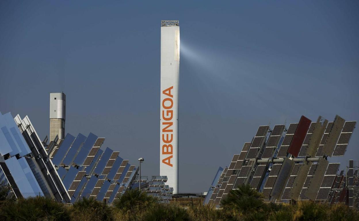 Abengoa firma al fin su rescate y esquiva la quiebra