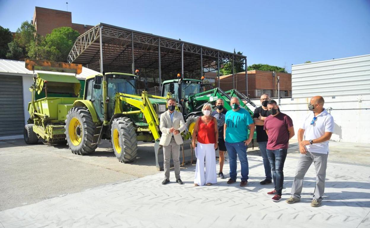 Conde y Porras han visitado las nuevas instalaciones de Limasam en el Camino de Olías. 