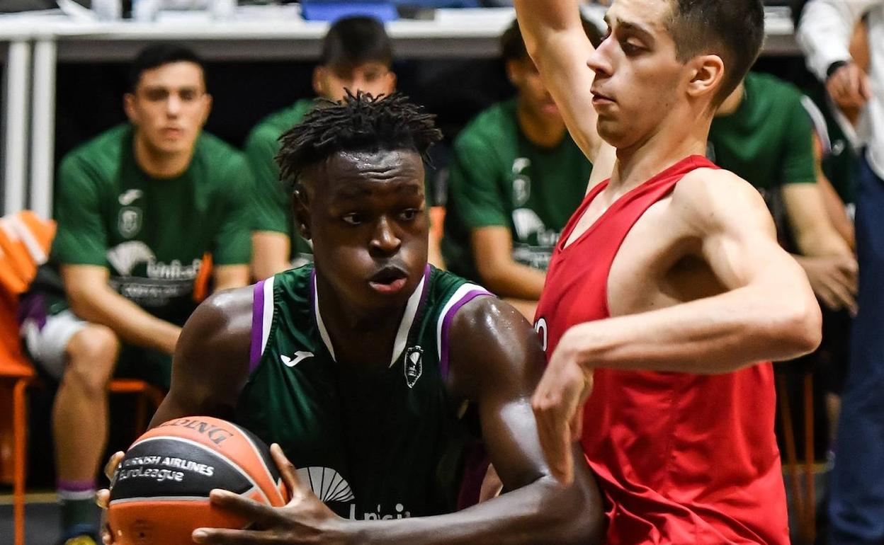 Godspower, en un duelo ante el Olympiacos, en el Adidas Next Generation de la Euroliga. 