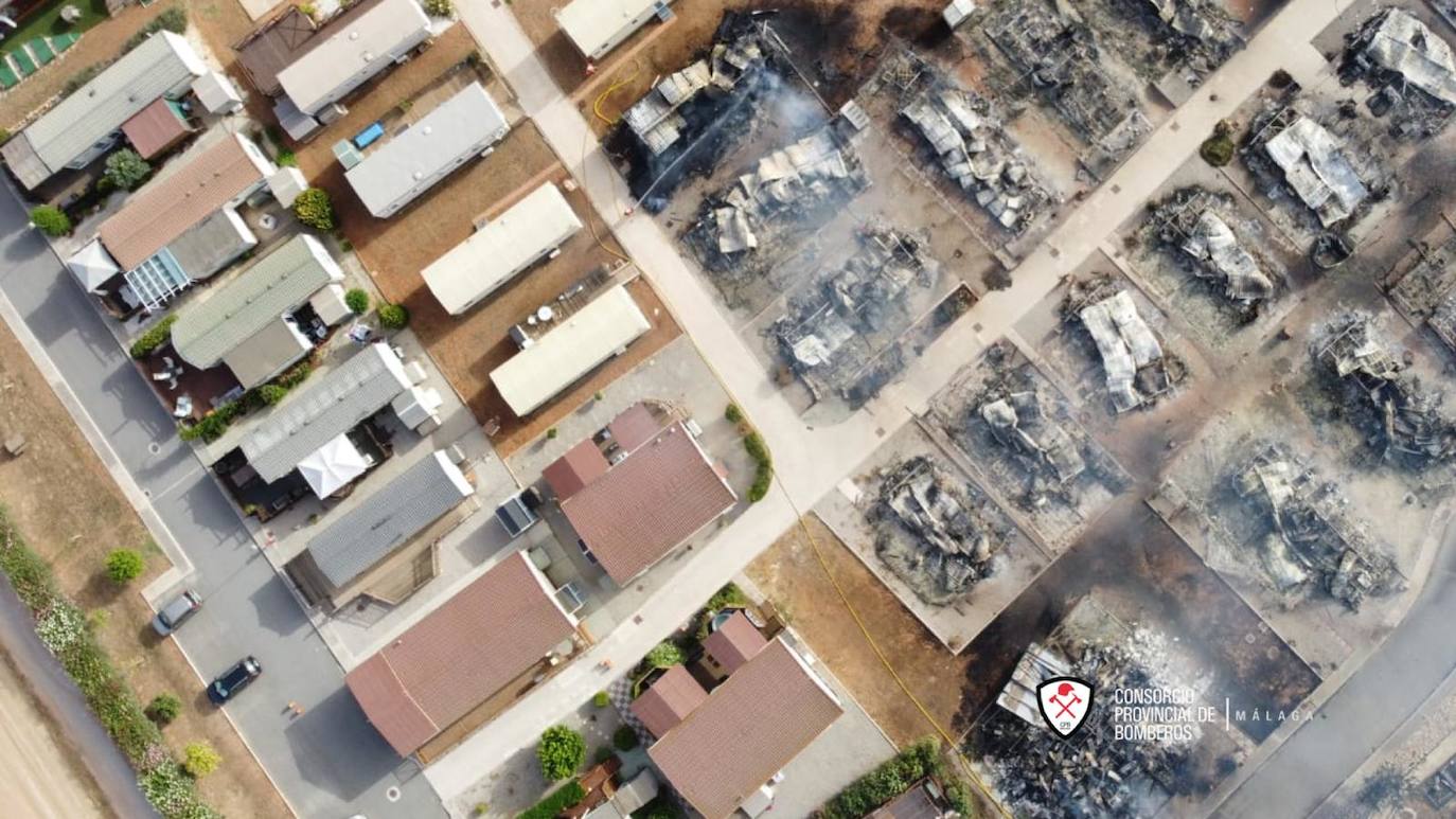 Fotos: Espectacular incendio en un camping de caravanas de Mollina