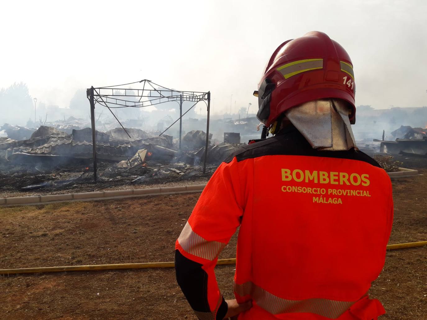 Fotos: Espectacular incendio en un camping de caravanas de Mollina