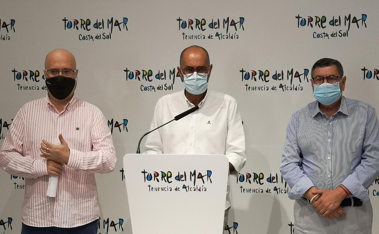 Jesús Carlos Pérez Atencia, Juan García y Antonio Moreno Ferrer, en rueda de prensa. 