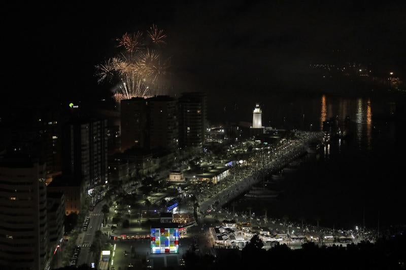 Fotos: Las mejores imágenes de los fuegos artificiales de la Feria de Málaga de los últimos años
