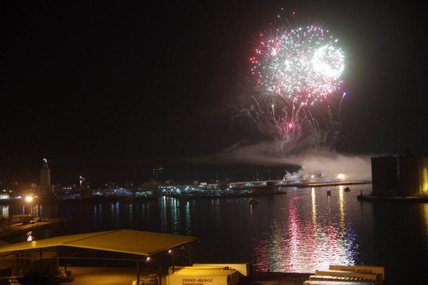 Fotos: Las mejores imágenes de los fuegos artificiales de la Feria de Málaga de los últimos años