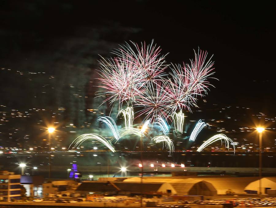 Fotos: Las mejores imágenes de los fuegos artificiales de la Feria de Málaga de los últimos años