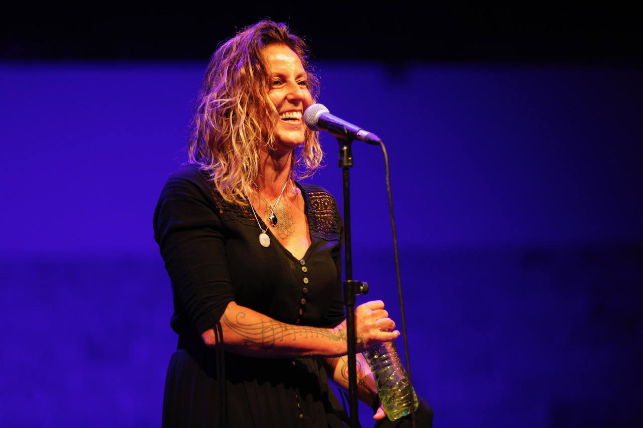 Un concierto por todo lo alto con el acompañamiento vocal y a la guitarra de Ricardo Marín