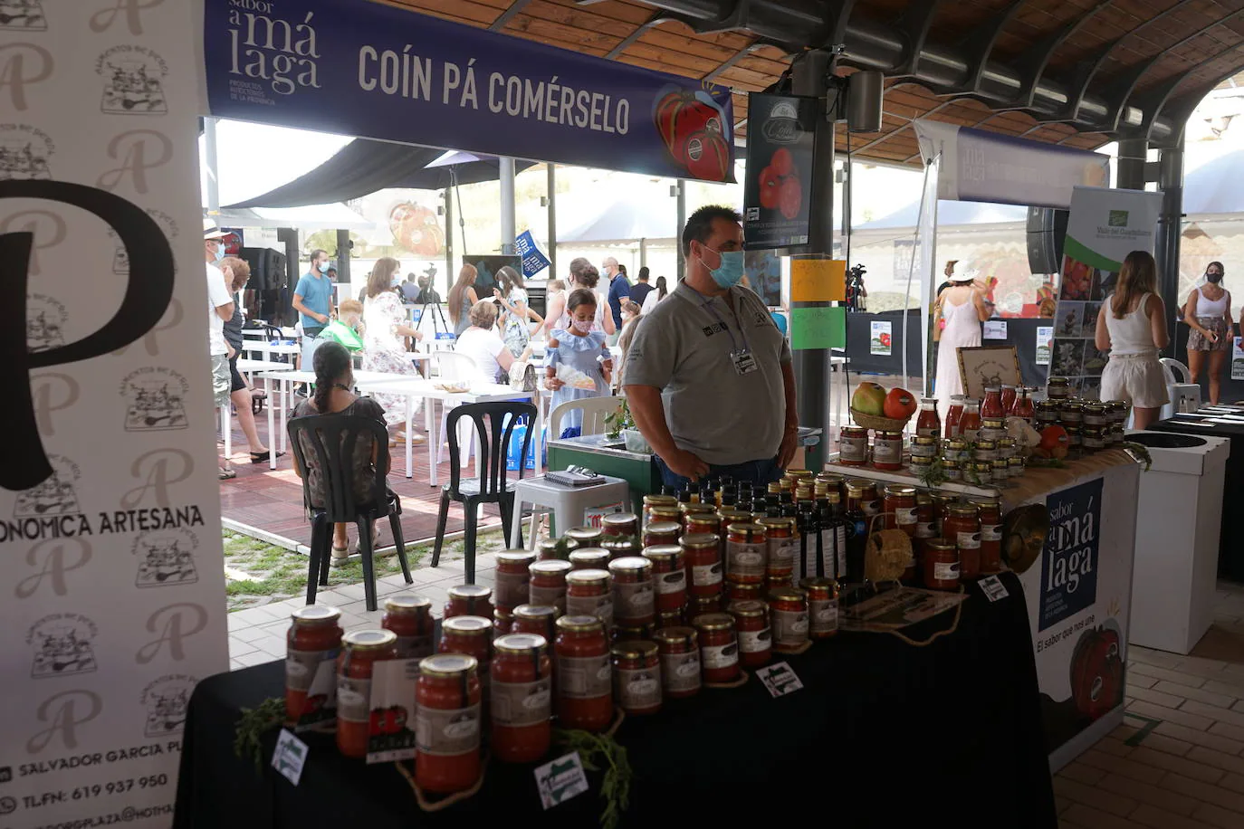 El Mercado Agroalimentario acoge la tradicional subasta de esta exclusiva variedad de tomates, cuya recaudación se destinará a Cruz Roja