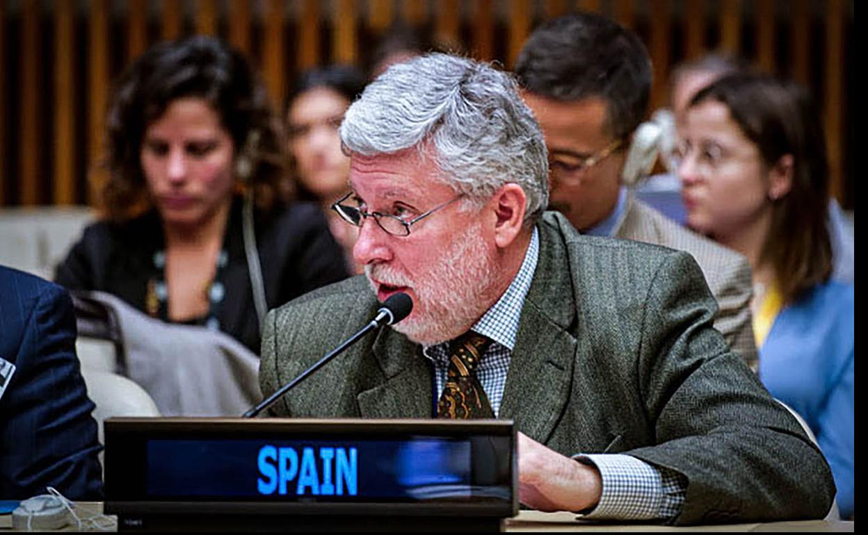 El diplomático malagueño pertenece a una conocida familia malagueña.