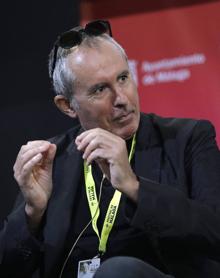 Imagen secundaria 2 - El cocinero Dani García, en la presentación de 'La última cena' (2020). Ignacio Corrales, Francisco de la Torre y Juan Antonio Vigar durante la firma del acuerdo con Atresmedia. Manuel Álvarez Diestro, en la presentación del largometraje 'Trenes que van al mar' (2020).