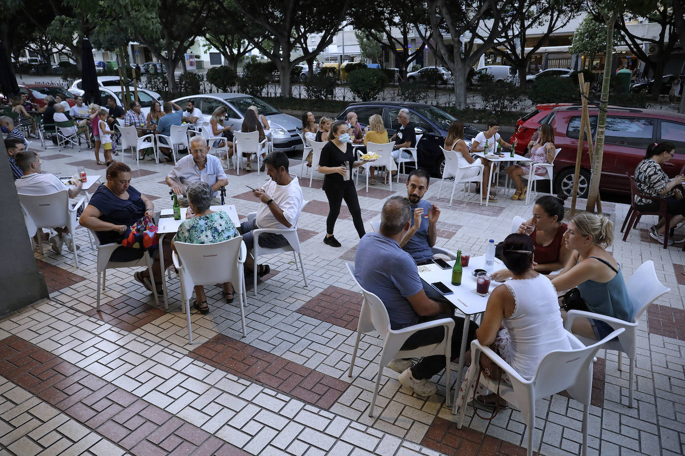 Fotos: La hostelería de los distritos, en auge este verano