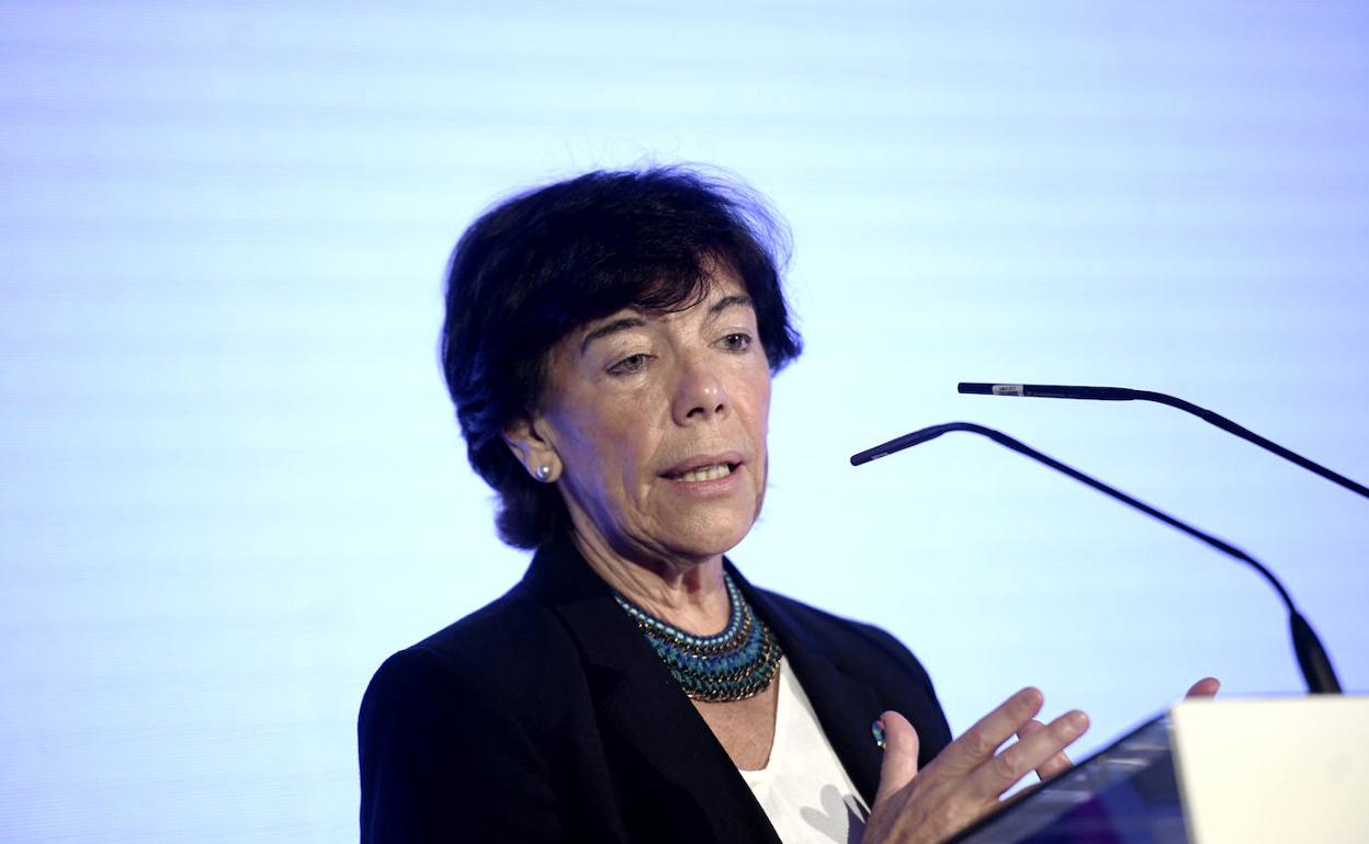 Celaá analiza la vuelta al colegio en womennow | diario sur