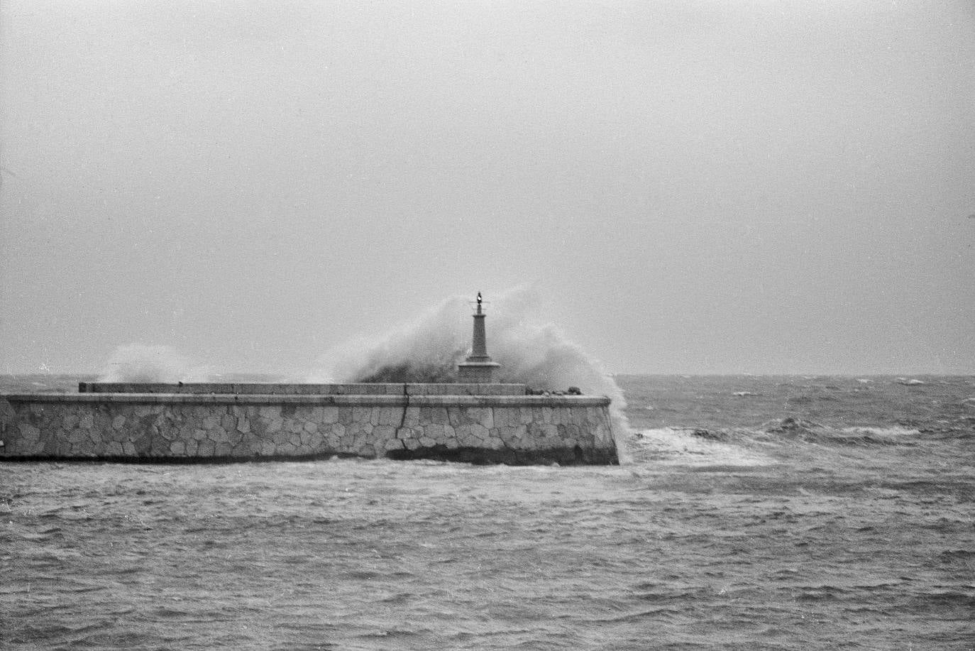 El Parque de Málaga quedó arrasado, se hundieron barcos y quedaron en la miseria cerca de un millar de habitantes de las chabolas de El Bulto, San Andrés y Pedregalejo