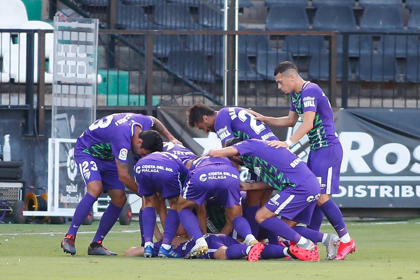 El Málaga logra su primer triunfo de la temporada. 