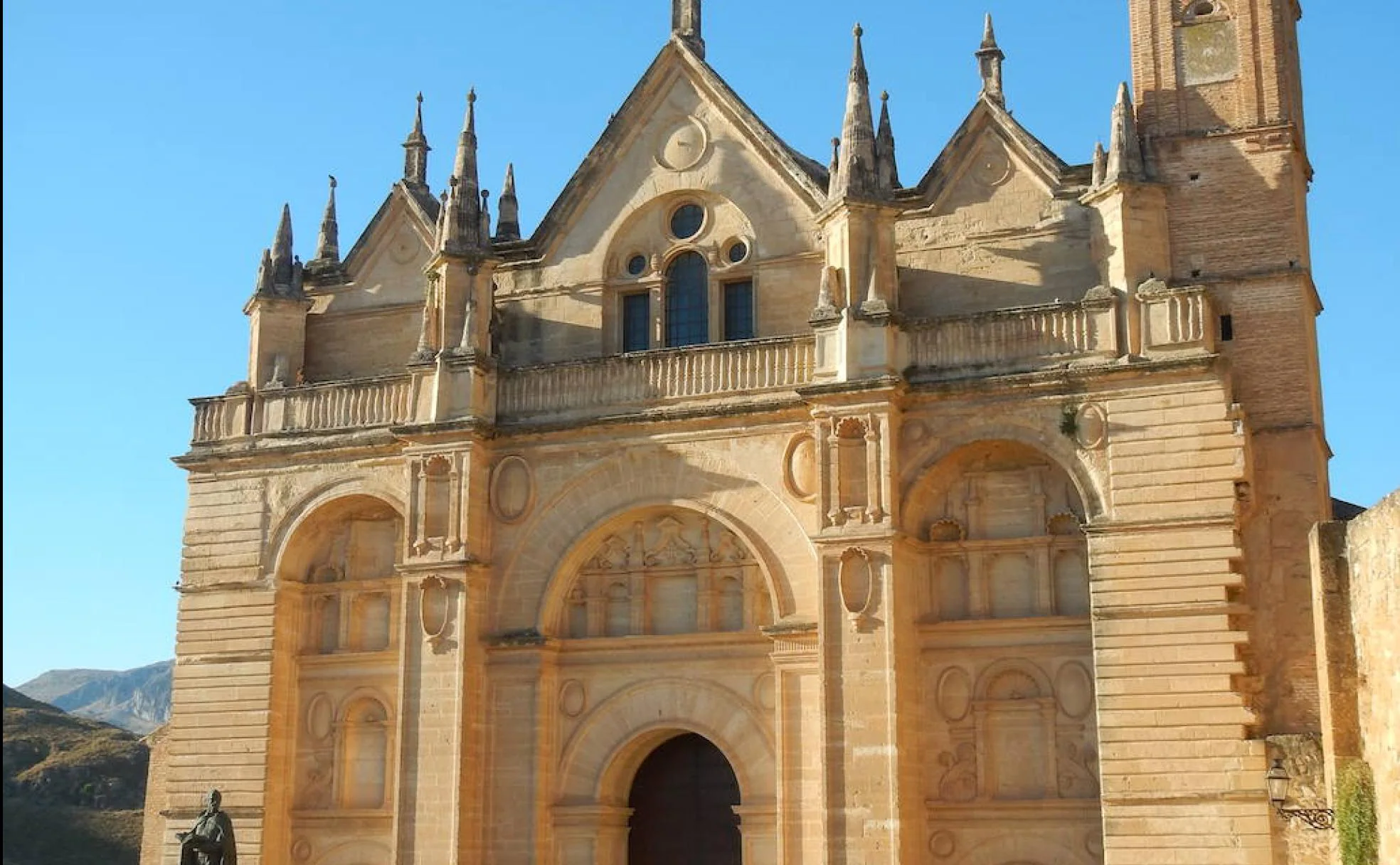 Las otras 'catedrales' de Málaga: Las iglesias del interior que más  impresionan | Diario Sur
