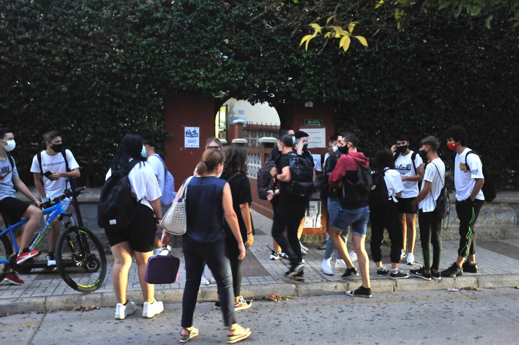 Los institutos públicos de Málaga han optado en su mayoría por la incorporación progresiva de los alumnos. Hoy también comienza el curso en enseñanzas artísticas superiores y escuelas de idiomas